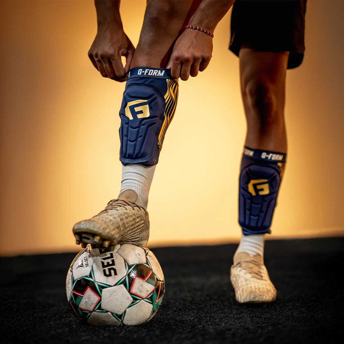 V2 Soccer Shin Guard Navy/Gold