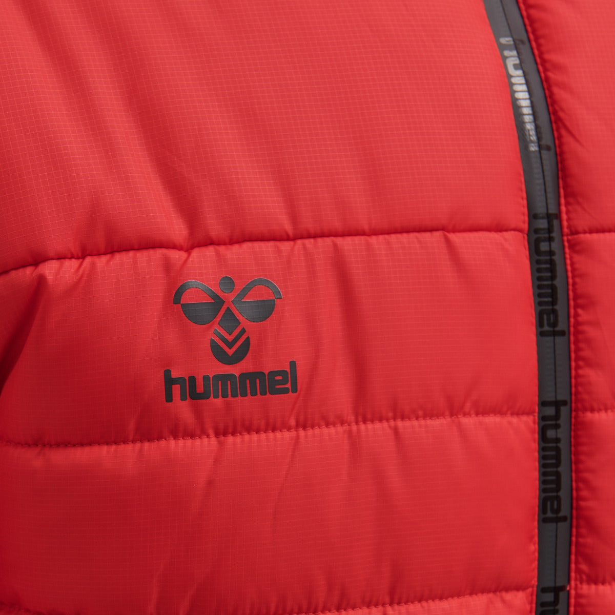 hmlNORTH QUILTED HOOD JACKET TRUE RED